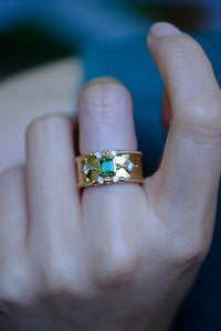 Noble | Emerald and Diamond Ring in 18K Yellow Gold