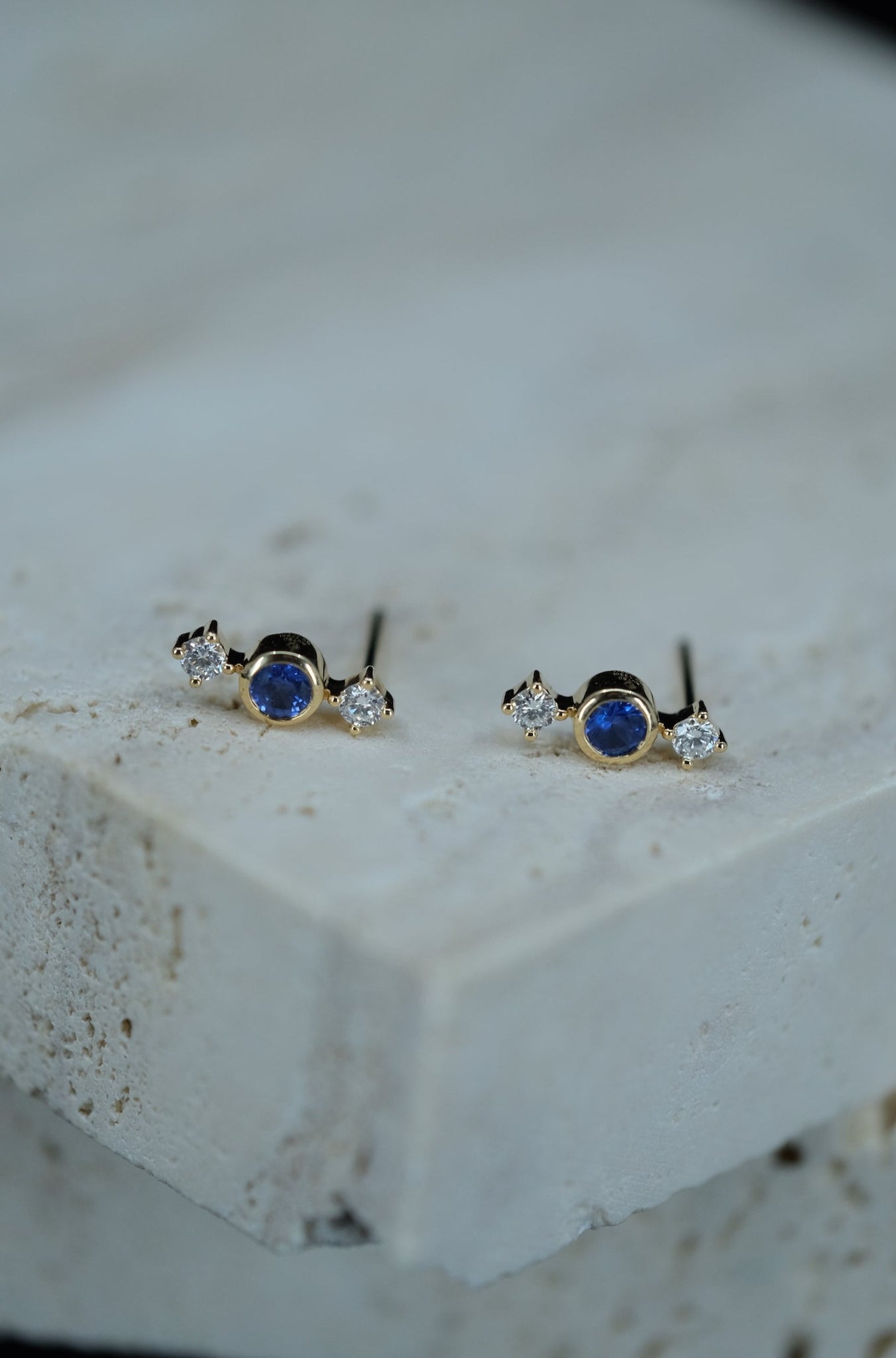 Urbaine | Sapphire and Diamond Stud Earrings in 18K Yellow Gold