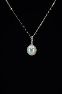 Classique | South Sea Drop Pearl and Diamond Pendant in 18K Gold