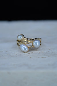 Une | White South Sea Keshi Pearl and Diamond Ring in 18K Yellow Gold