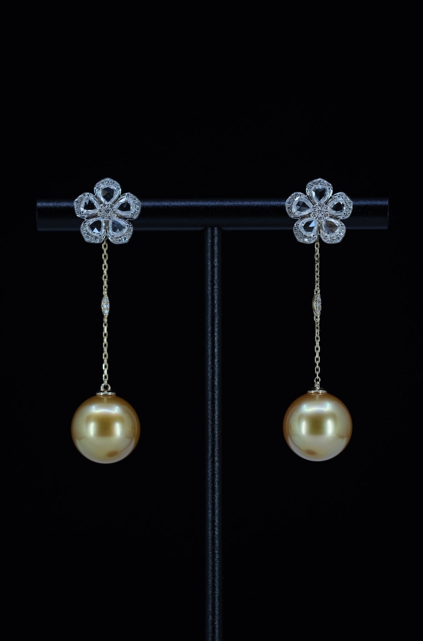 Nuits D'été | South Sea Pearl and Diamond Multi-Wear Earrings in 18K Gold