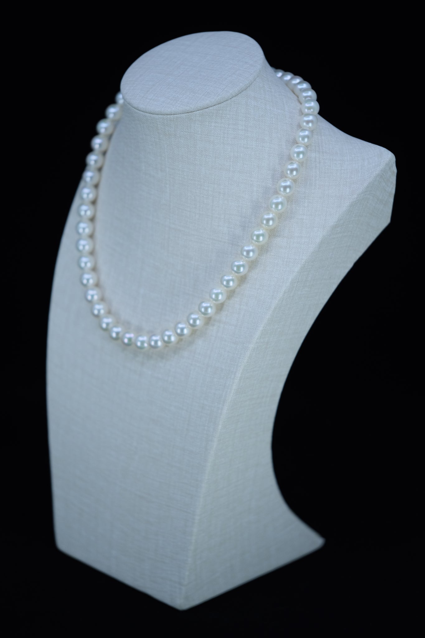 Classique | 8-8.5mm AAAA Nature White Akoya Pearl Necklace