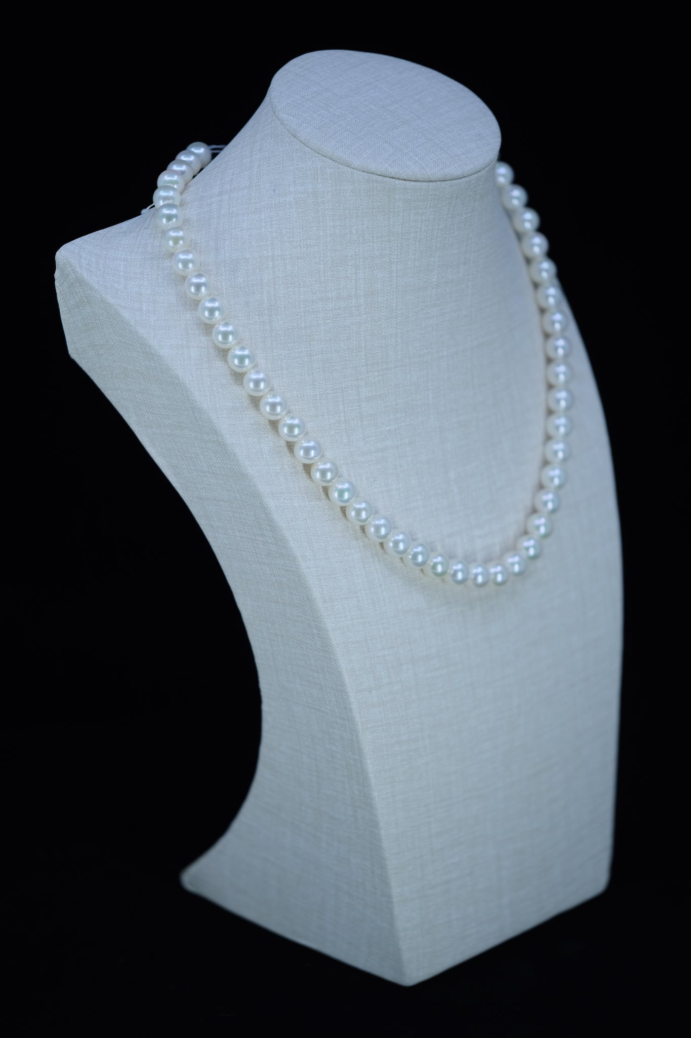 Classique | 7.5-8mm AAAA Nature White Akoya Pearl Necklace