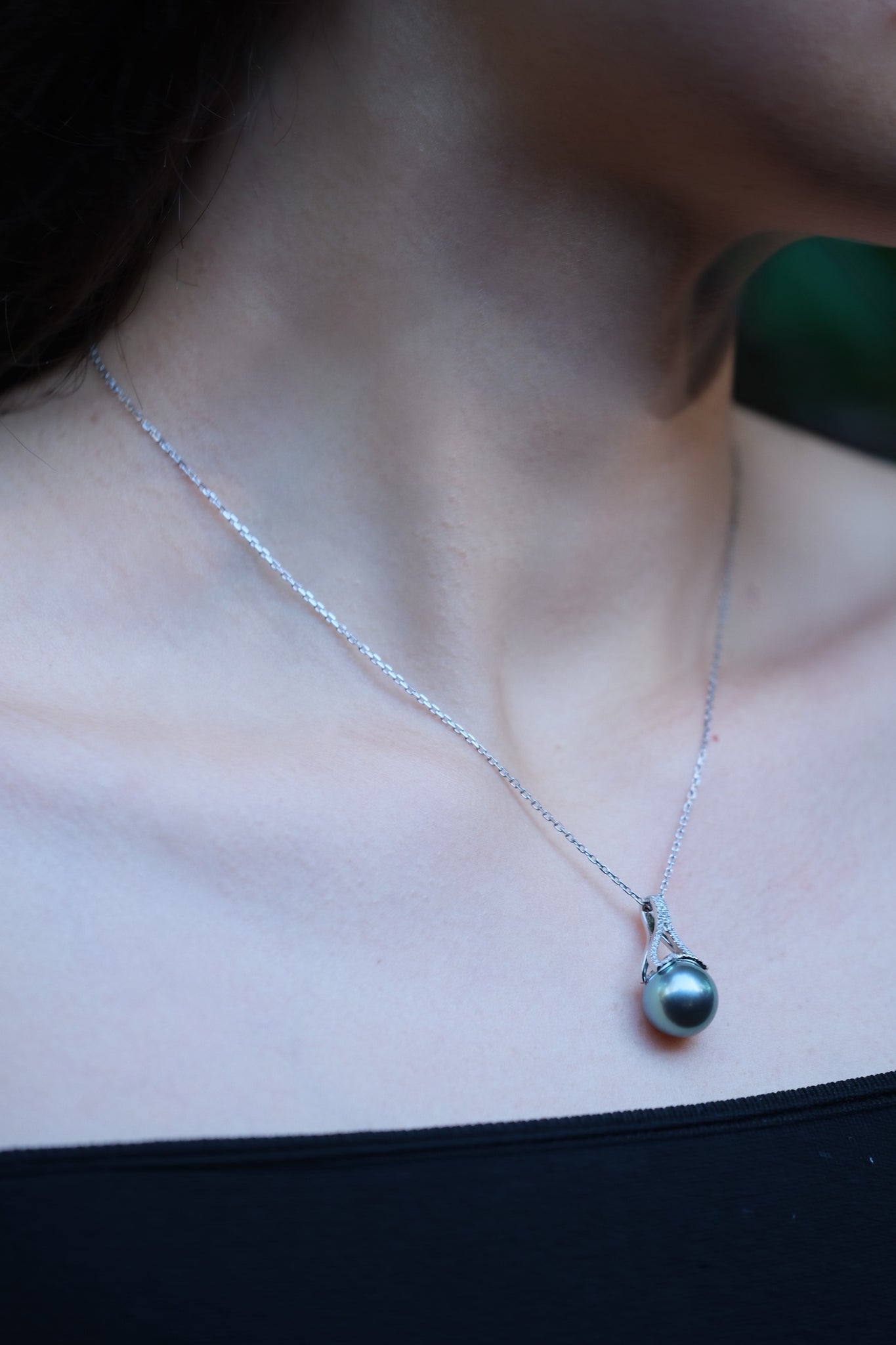 Urbaine | Tahitian Pearl (Blue Green) and Diamond Pendant in 18K White Gold