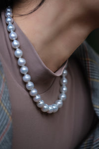 Jardin | 9.5x12mm Aurora White South Sea Circled Smooth Baroque Pearl Necklace