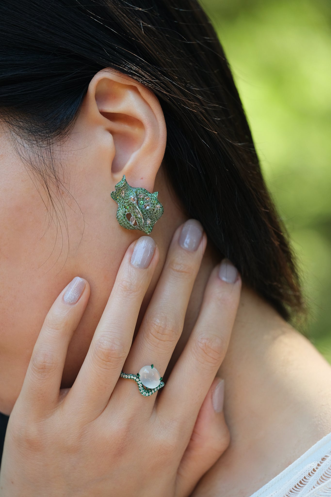 Mélodie | Diamond and Tsavorite Clipper Earrings in 18K White Gold