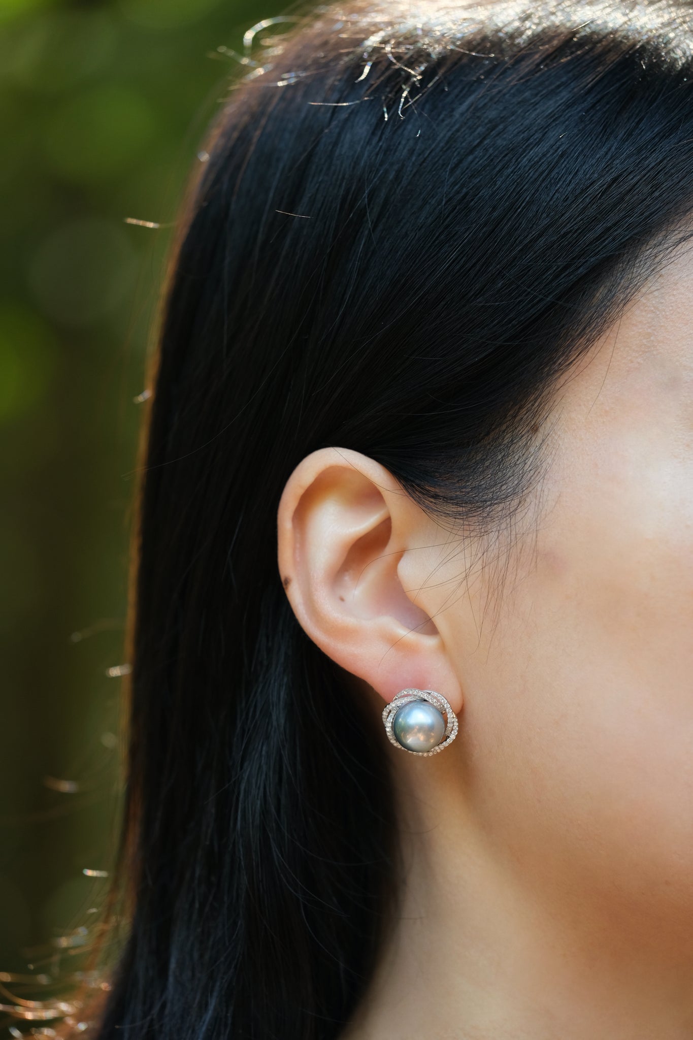 Urbaine | Tahitian Pearl (Platinum Gray) and Moissanite Stone Earrings in 18K White Gold